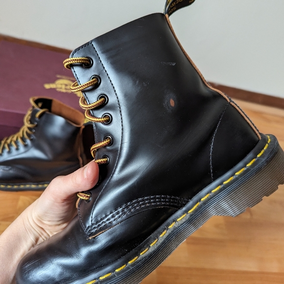 Black Dr. Martens 1460 (8 eye) boots - MADE IN ENGLAND - Like New w/ box kept - Picture 8 of 9